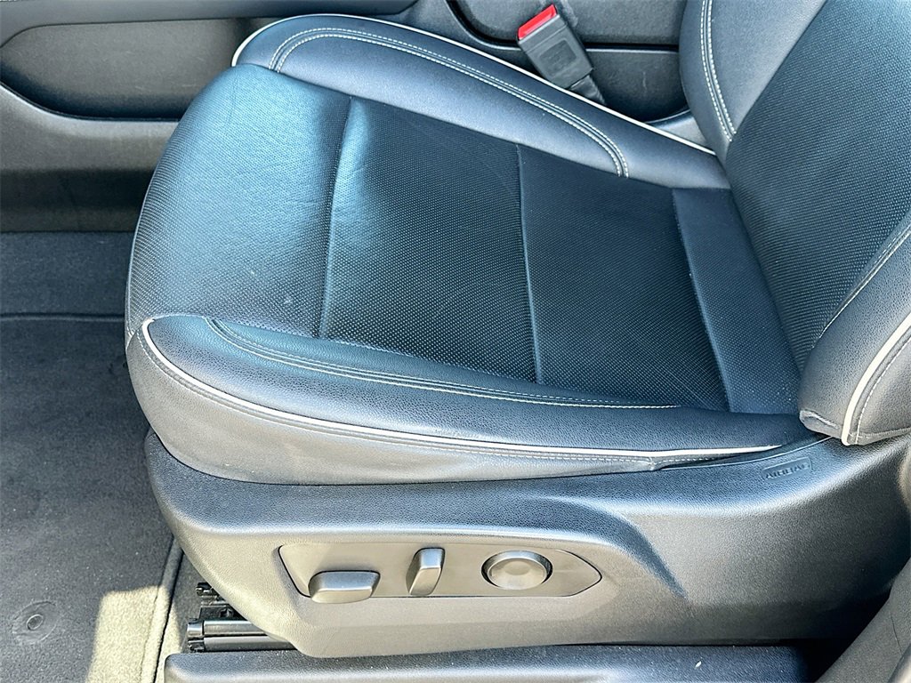 2023 Chevrolet Suburban Premier photo 16