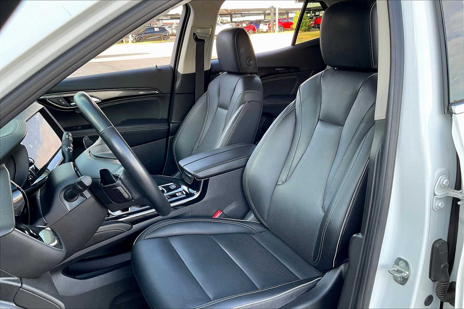 2023 Buick Envision Essence photo 7