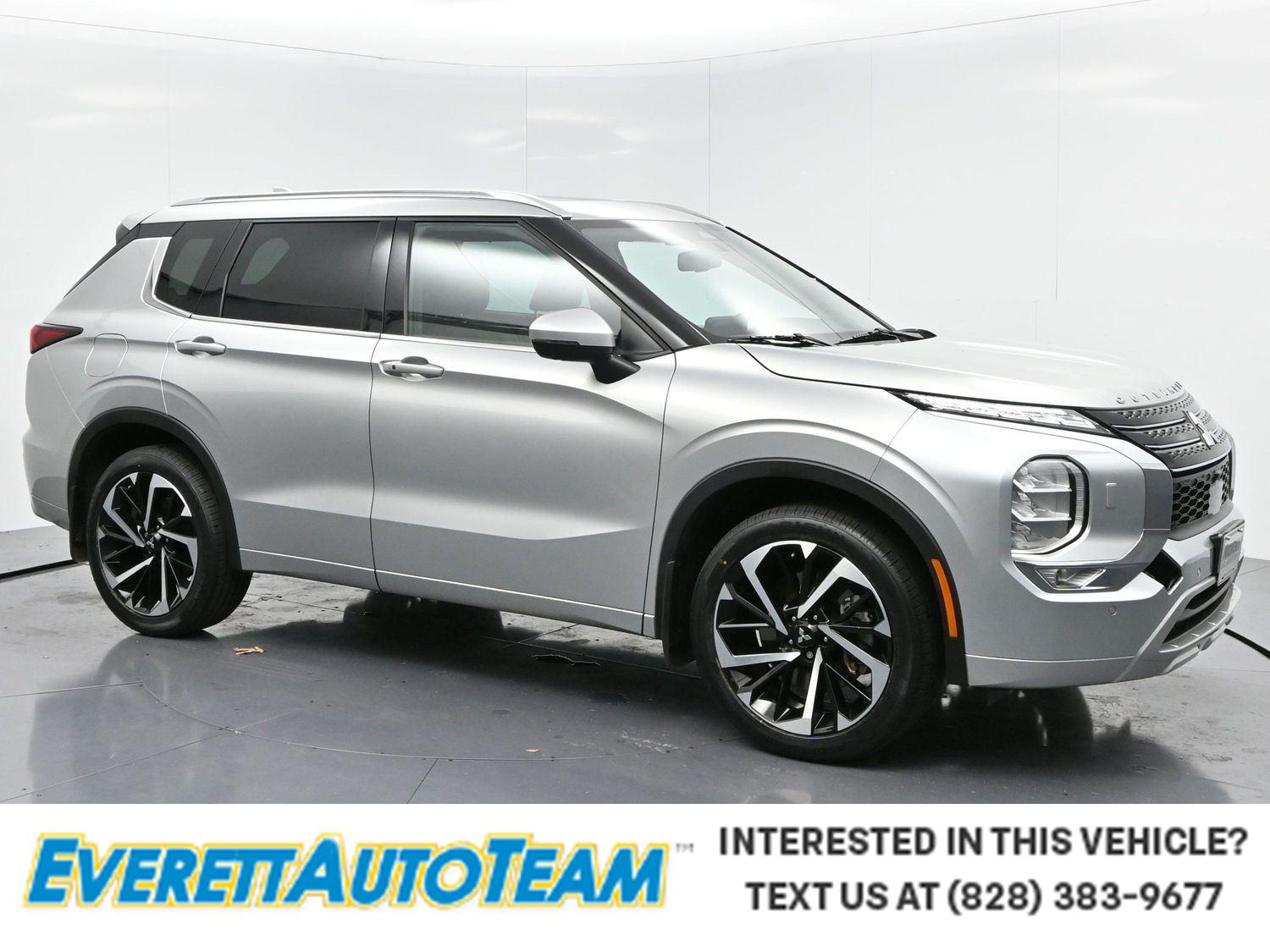 2023 Mitsubishi Outlander SEL's photo