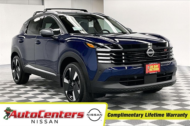 2025 Nissan Kicks SR AWD's photo