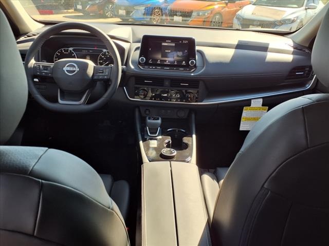 2025 Nissan Rogue SV photo 3