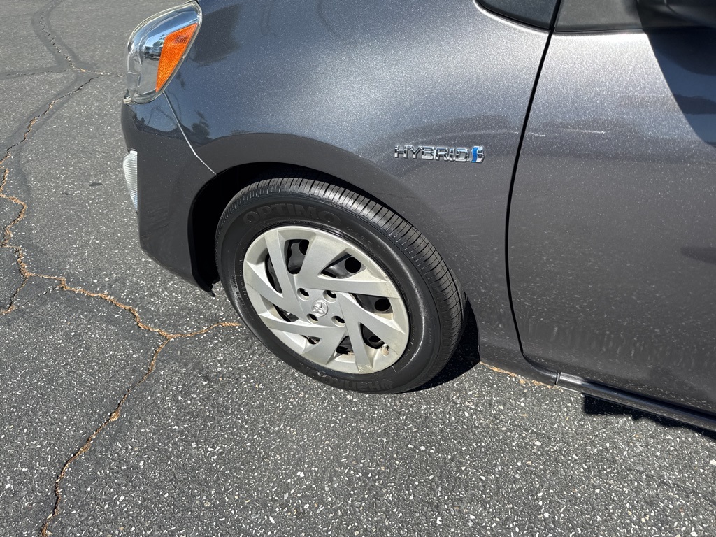 2015 Toyota Prius C One photo 10