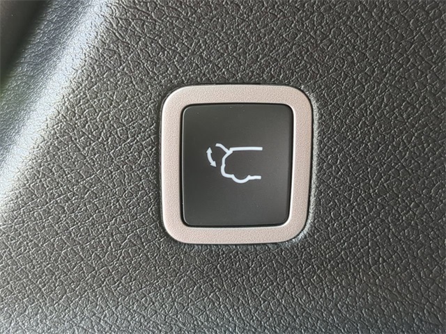 2026 Chrysler Pacifica photo 11