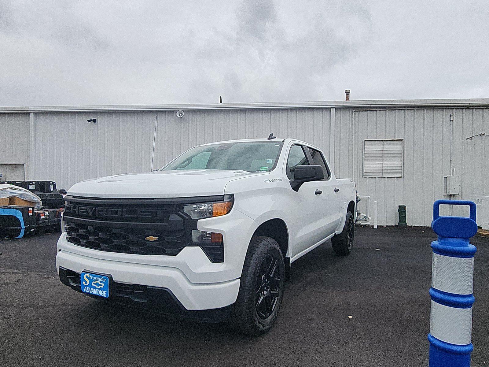 2026 Chevrolet Silverado Base's photo