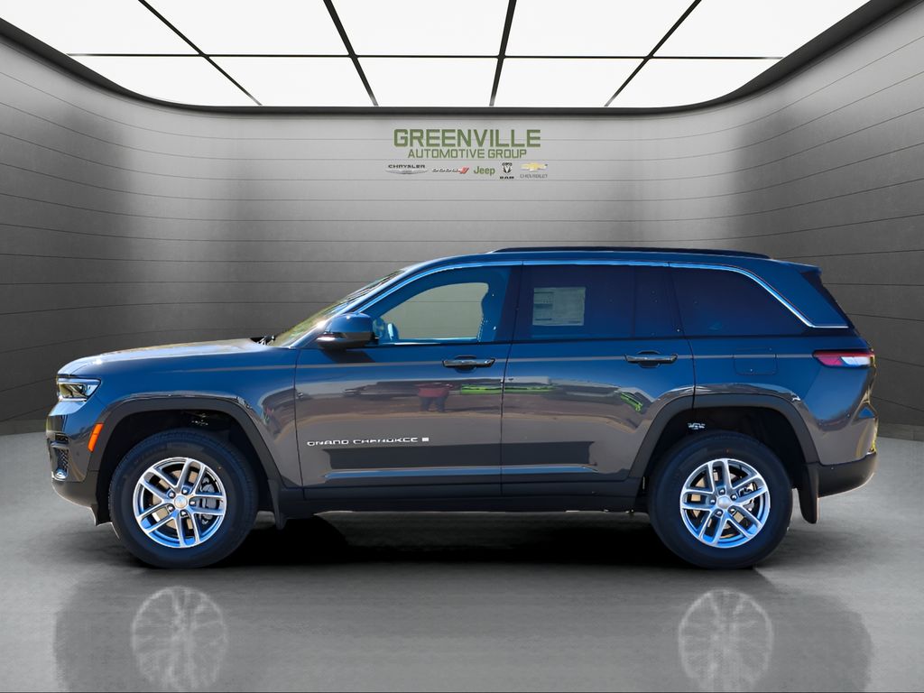 2025 Jeep Grand Cherokee Laredo X photo 2