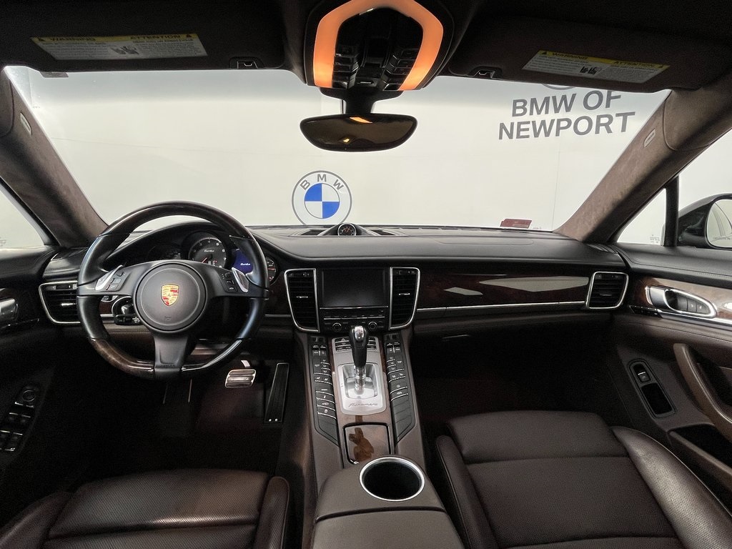 2015 Porsche Panamera Base S photo 15