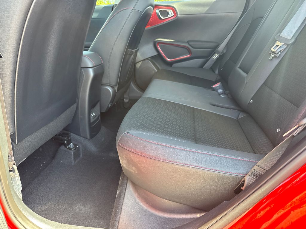 2025 Kia Soul GT-Line photo 18