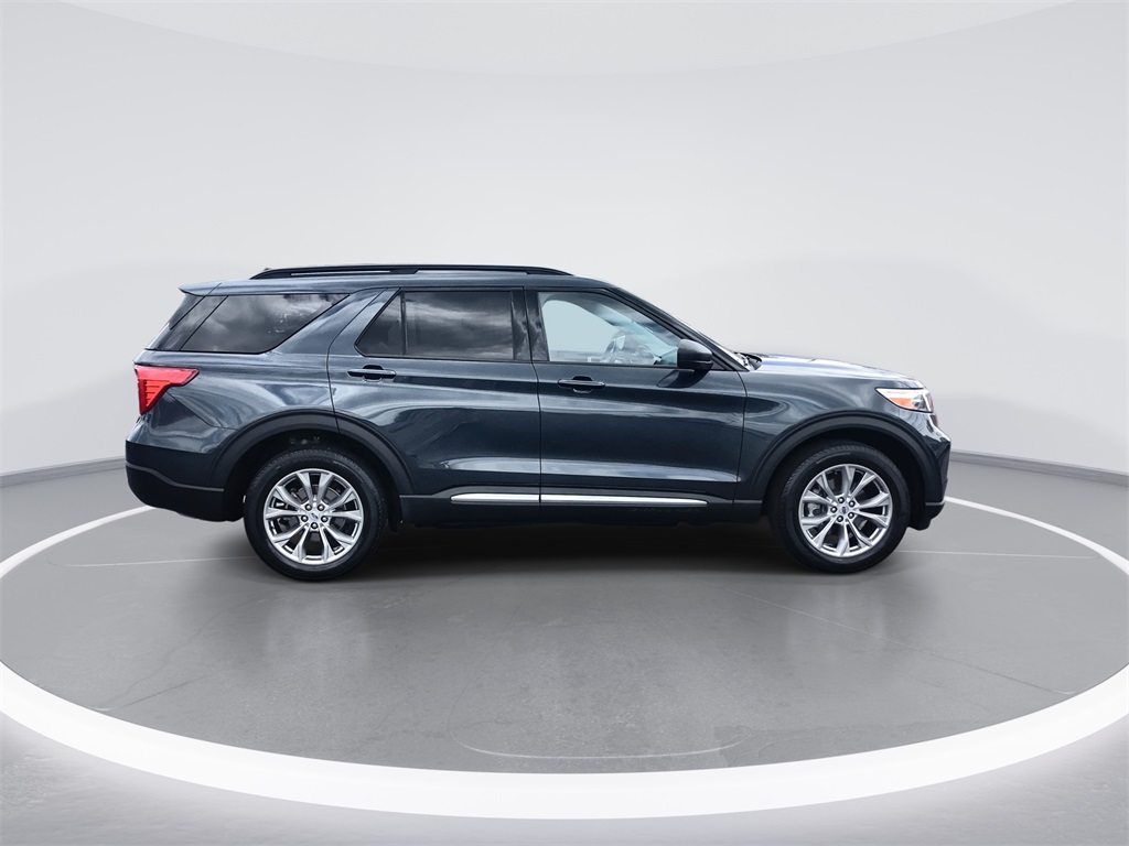 2023 Ford Explorer XLT photo 8
