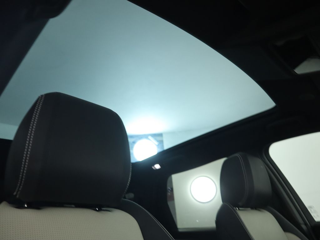 2023 Land Rover Discovery Sport SE R-Dynamic photo 18