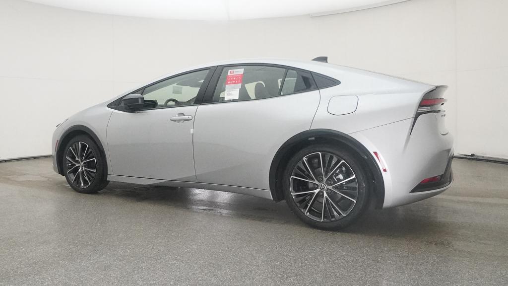 2026 Toyota Prius XLE photo 11