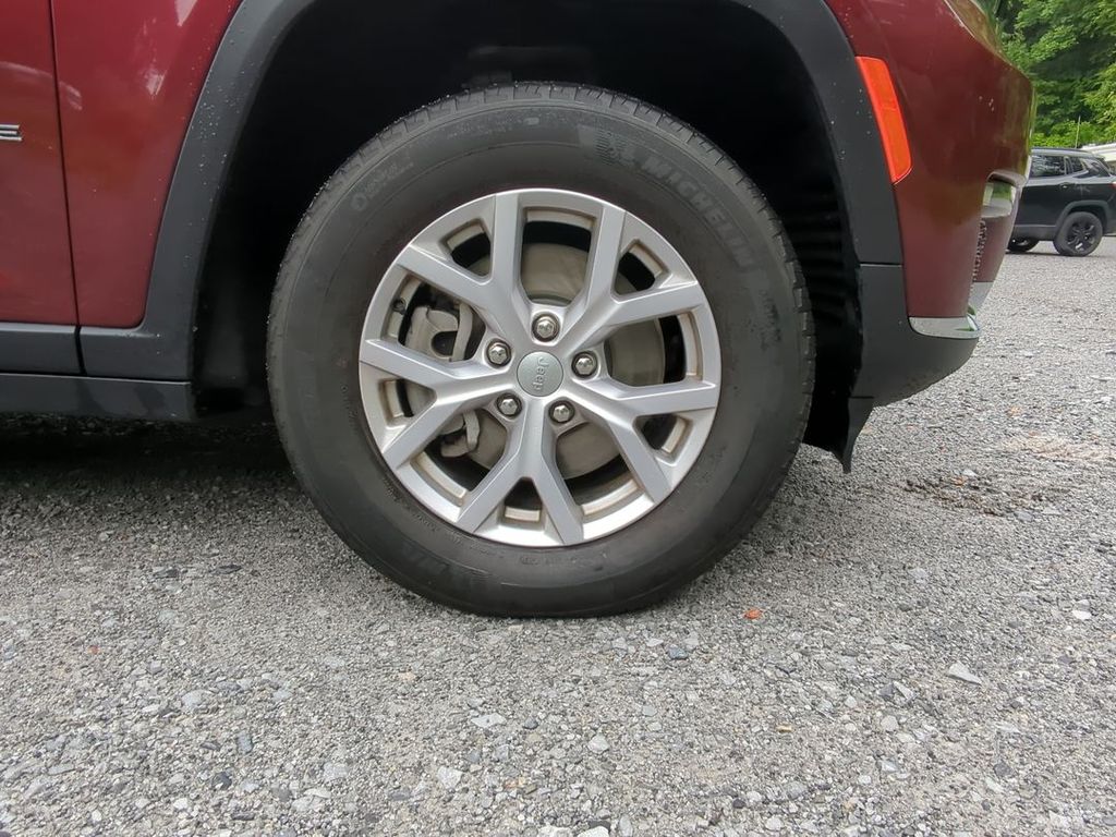 2022 Jeep Grand Cherokee Limited photo 3