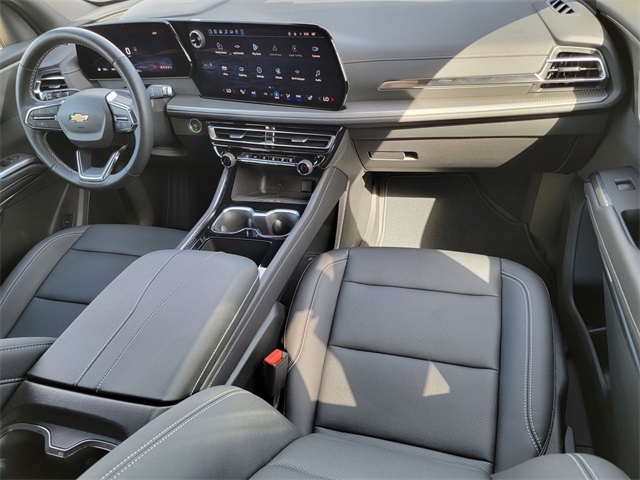 2025 Chevrolet Traverse photo 32