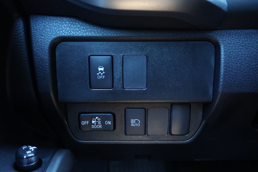 2023 Toyota Tacoma SR5 photo 31
