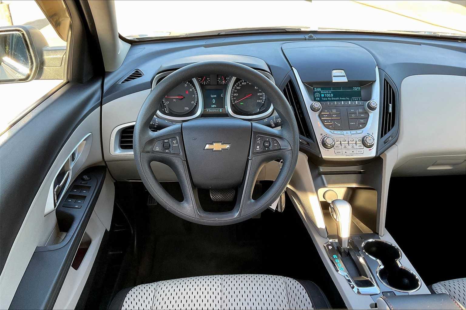 2012 Chevrolet Equinox LS photo 4