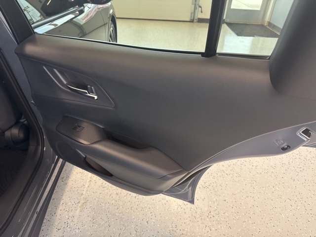 2026 Toyota Prius Plug-in Base photo 39