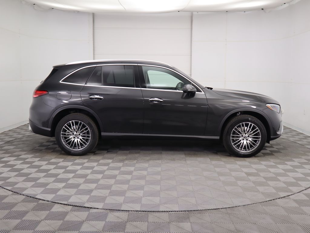 2026 Mercedes Benz GLC 300 4MATIC photo 4