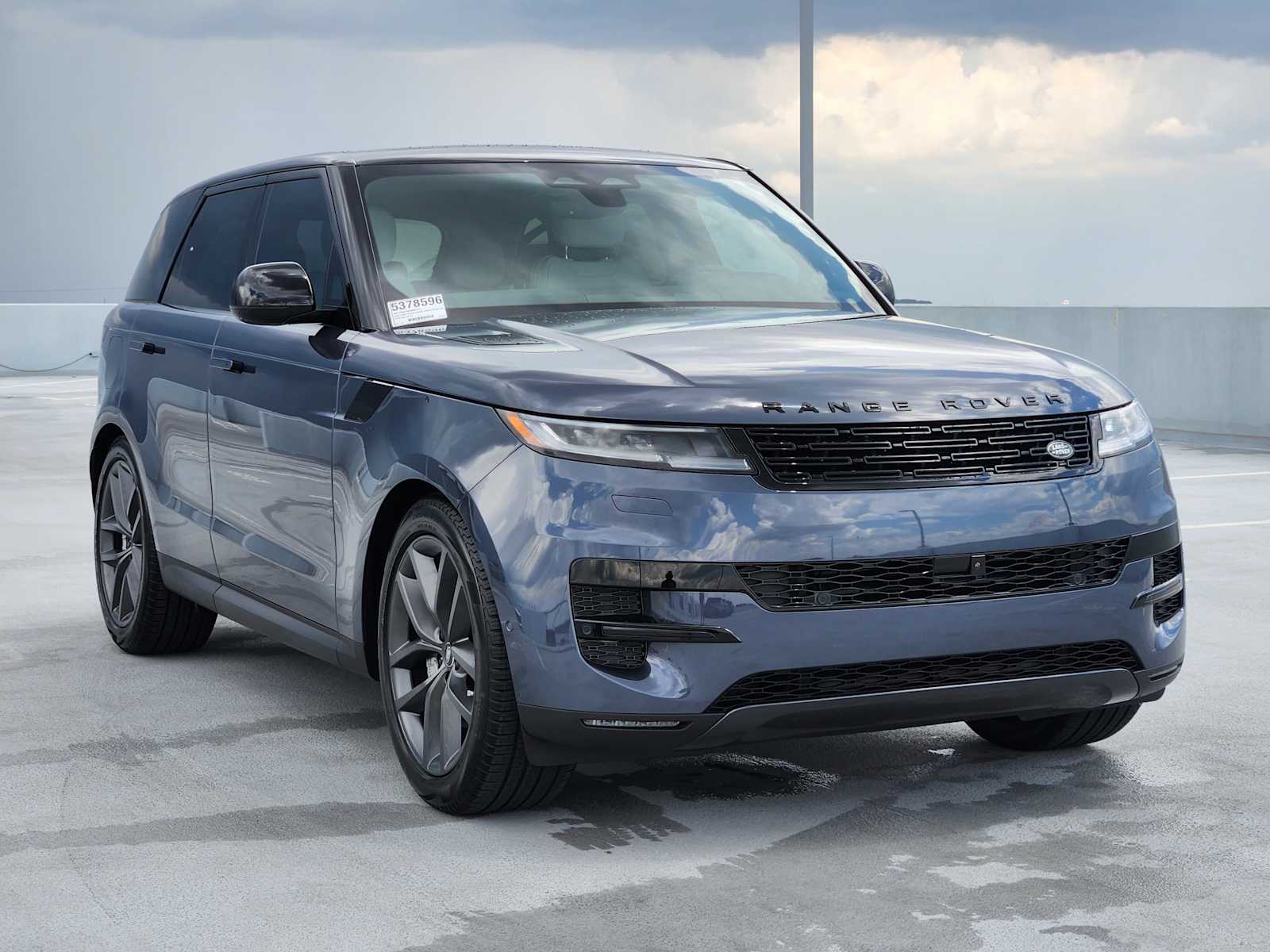 2025 Land Rover Range Rover Sport SE photo 3