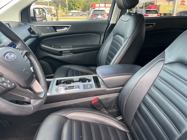 2022 Ford Edge SEL photo 8