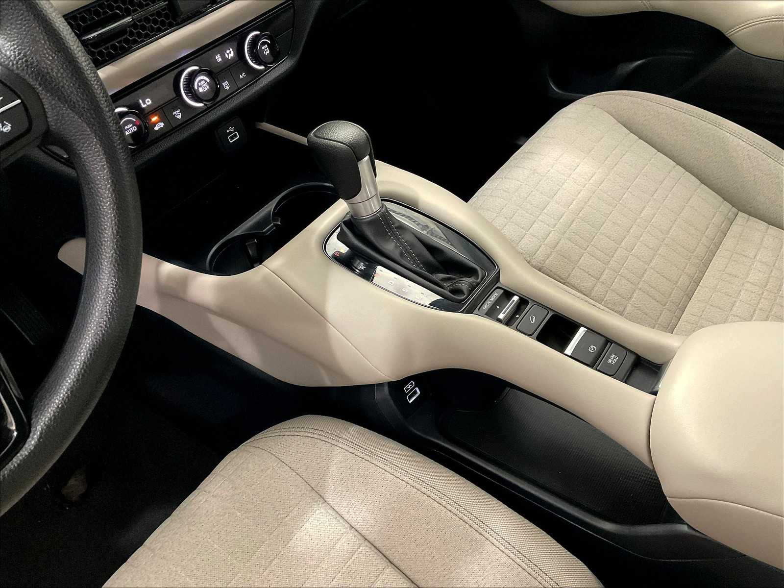 2023 Honda HR-V LX photo 17