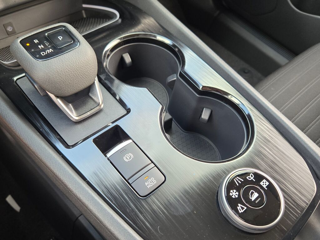 2026 Nissan Rogue SV photo 25