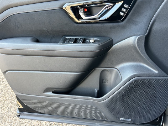 2025 Subaru Forester Touring photo 10