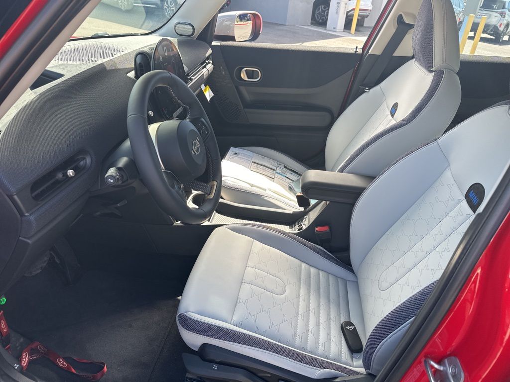 2025 Mini Cooper 4 Door Hardtop Signature photo 13