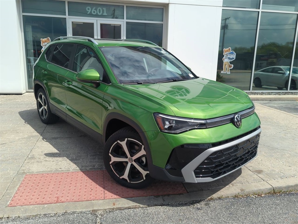 2025 Volkswagen Taos SEL photo 2