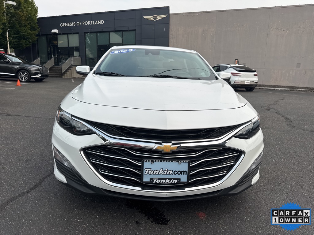 2023 Chevrolet Malibu 1LT photo 2