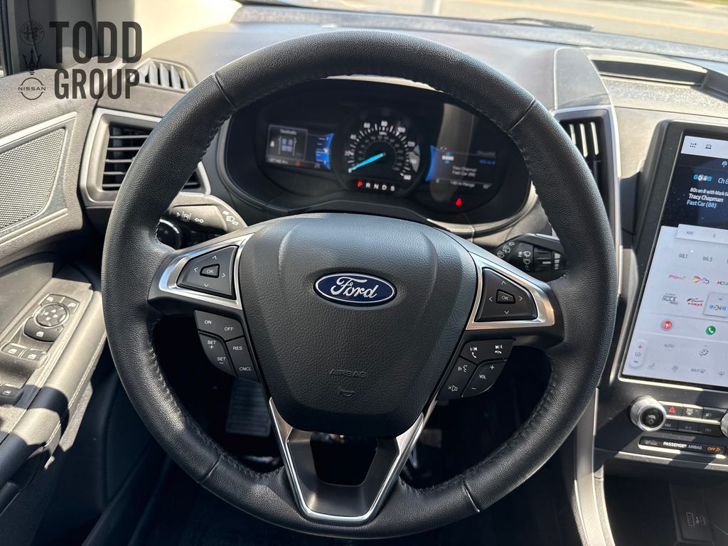 2022 Ford Edge SEL photo 12