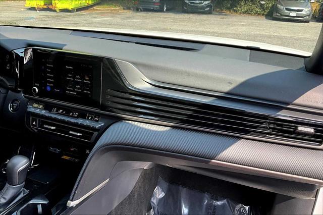 2025 Toyota Camry SE photo 18