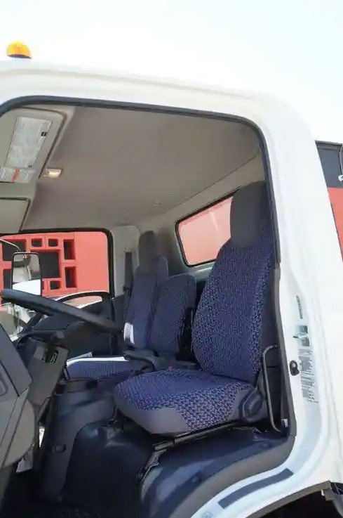 2024 Isuzu NPR photo 4