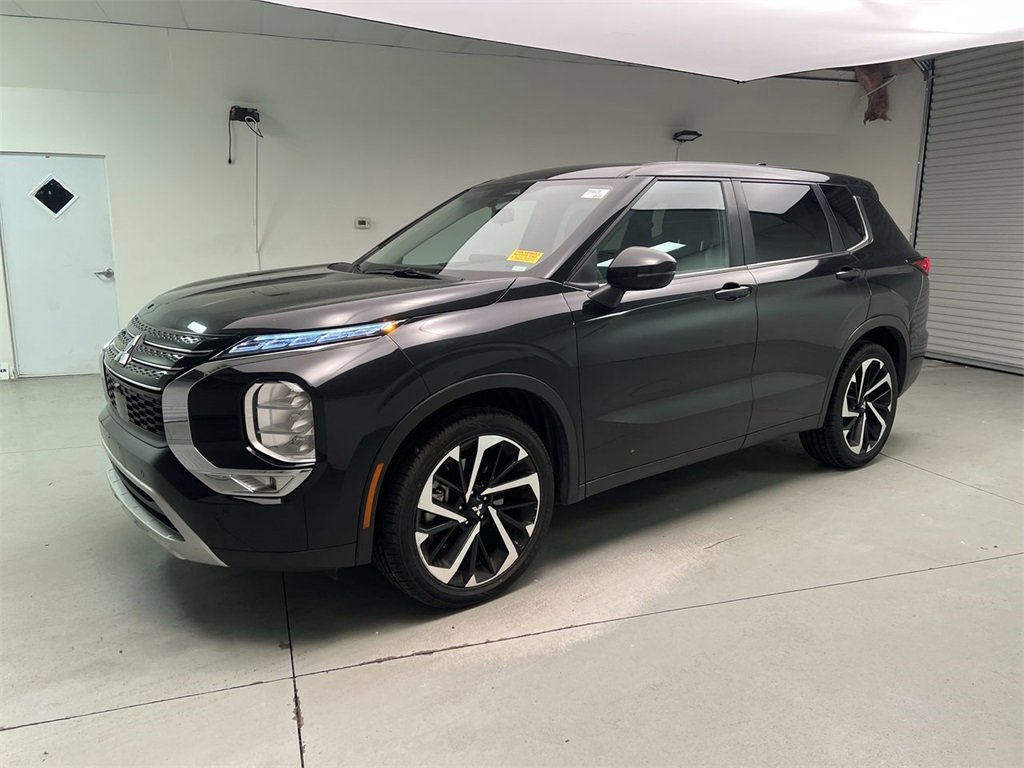 2024 Mitsubishi Outlander SE photo 4