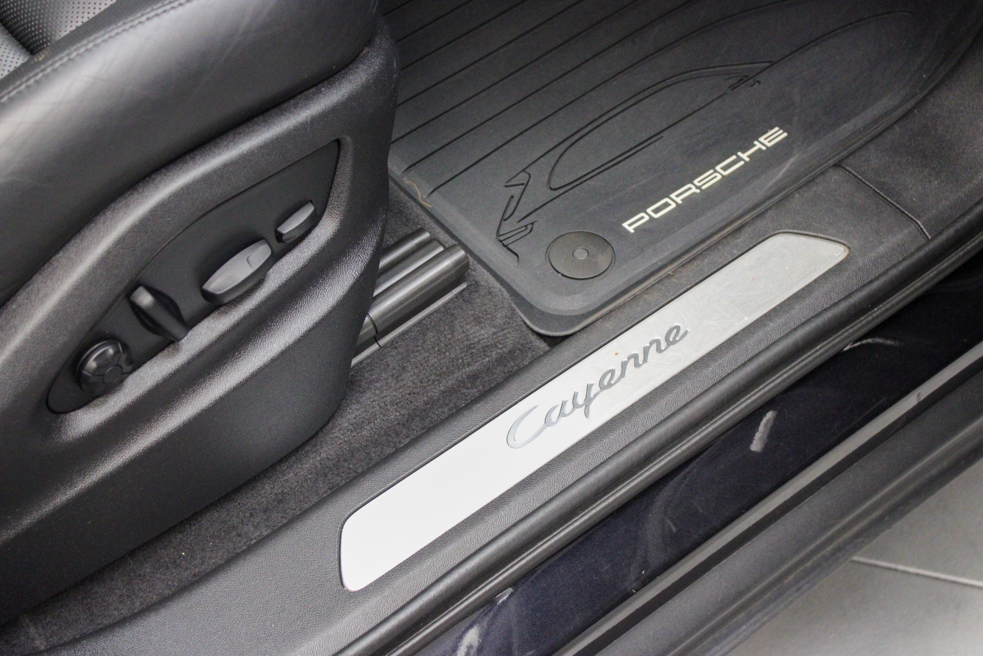 2022 Porsche Cayenne Coupe photo 30