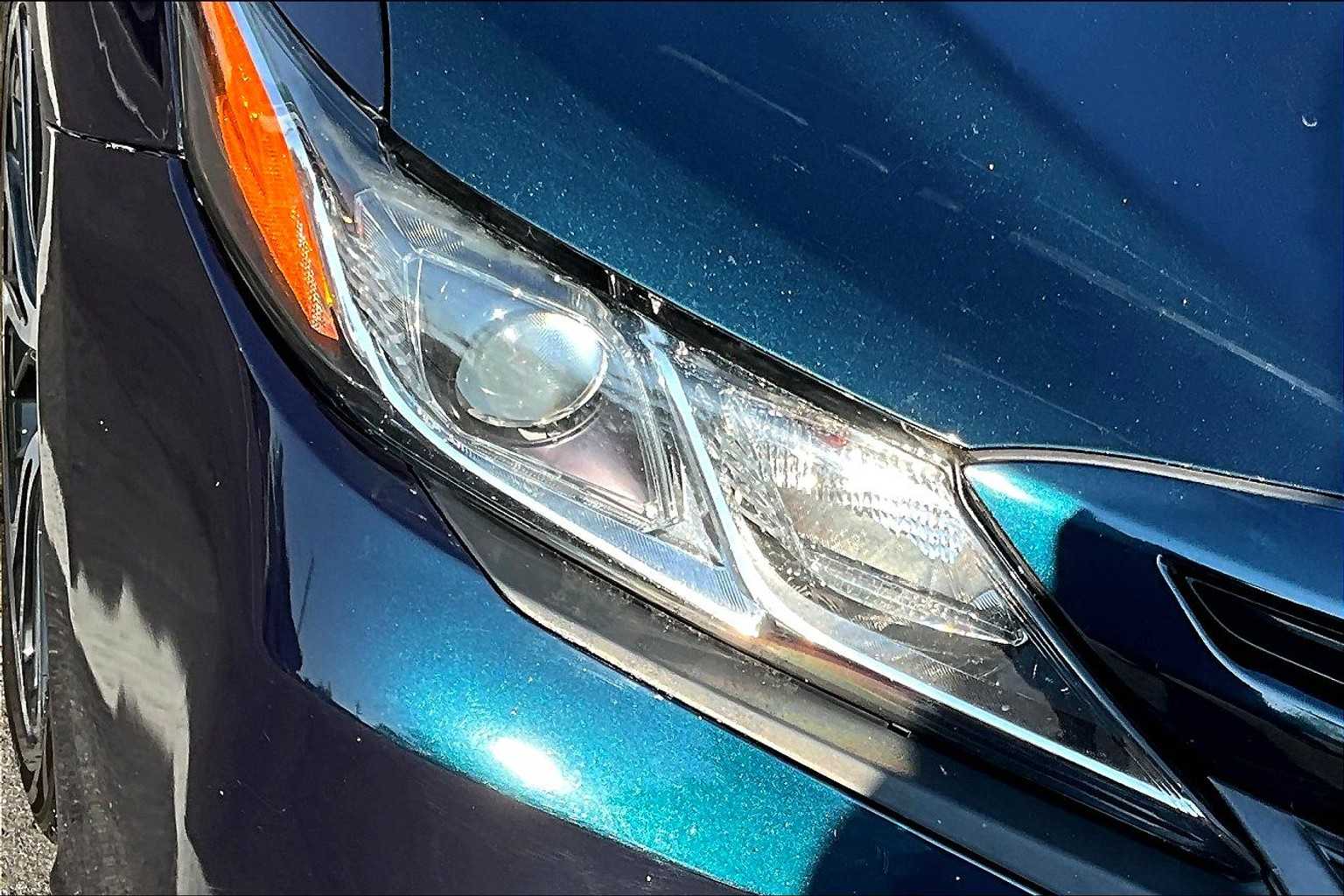 2019 Toyota Camry SE photo 25