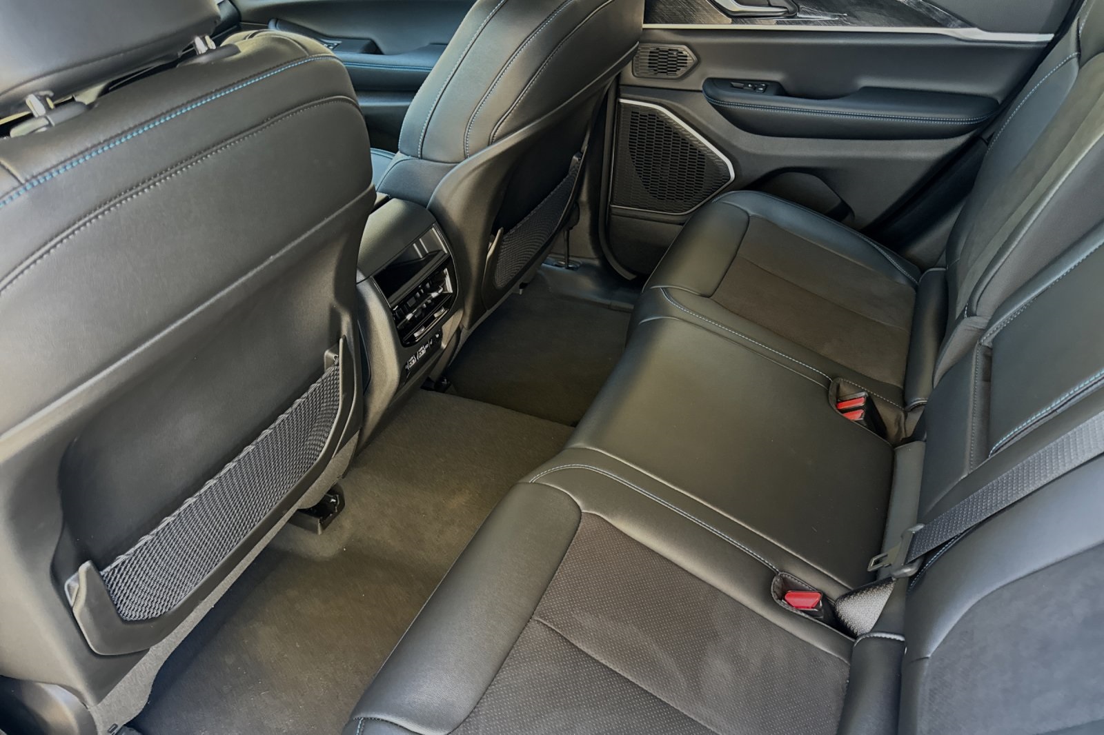 2023 Jeep Grand Cherokee Trailhawk 4xe photo 11