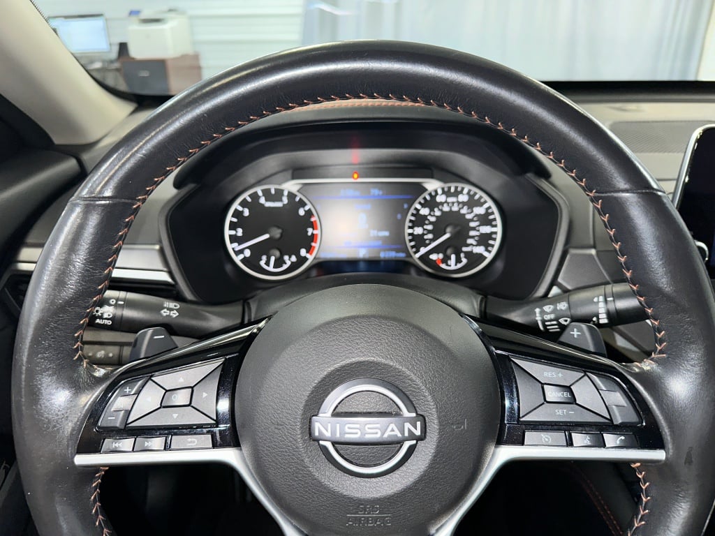 2023 Nissan Altima 2.5 SR photo 5