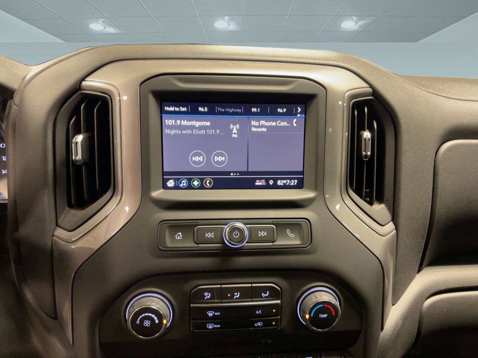 2021 Chevrolet Silverado 1500 Custom photo 21