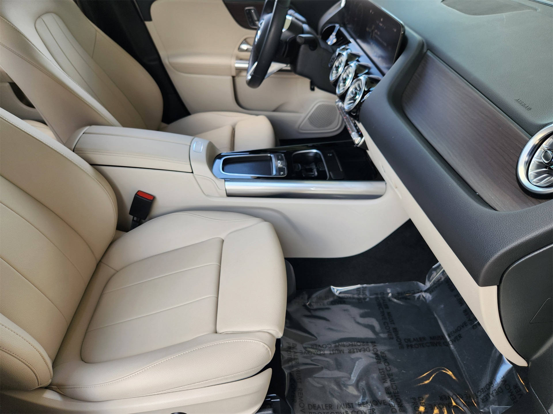 2025 Mercedes Benz GLA 250 photo 2