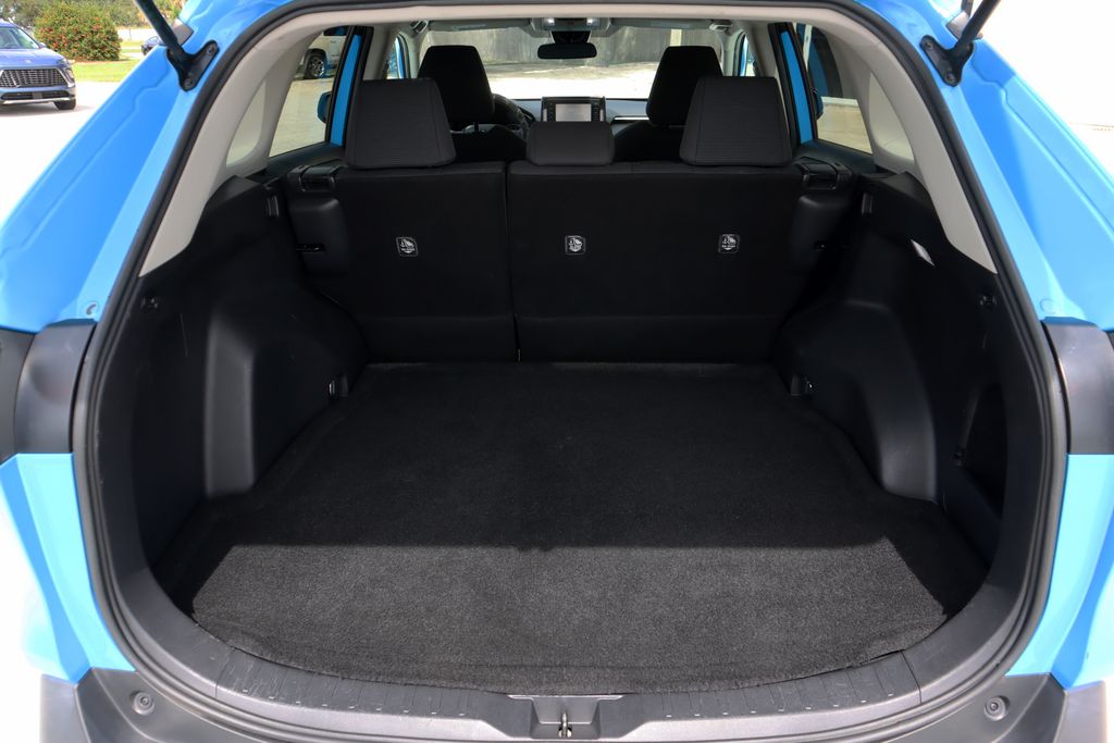 2020 Toyota RAV4 LE photo 21