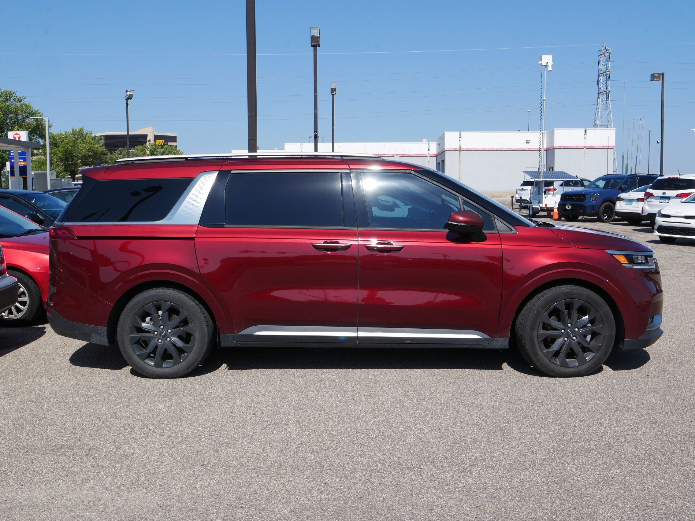 Certified 2023 Kia Carnival SX Prestige with VIN KNDNE5H31P6210231 for sale in Bloomington, Minnesota