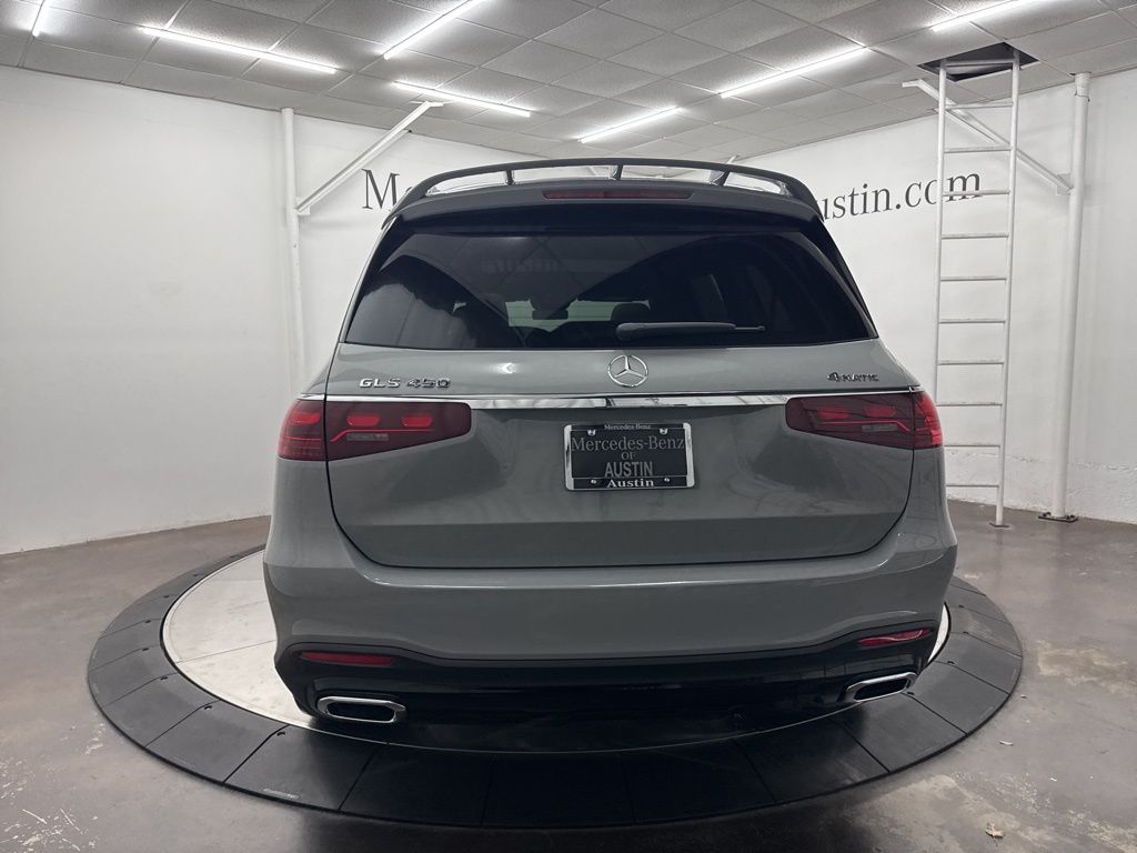 2026 Mercedes Benz GLS 450 4MATIC photo 5