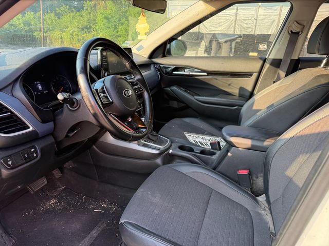 2021 Kia Seltos S photo 11
