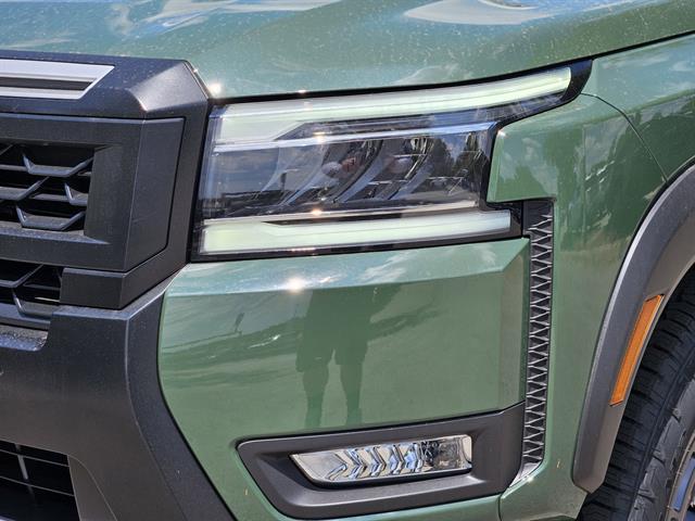 2025 Nissan Frontier Crew Cab PRO-4X photo 5