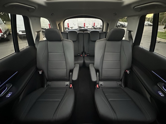 2026 Mercedes Benz GLS 450 4MATIC photo 14