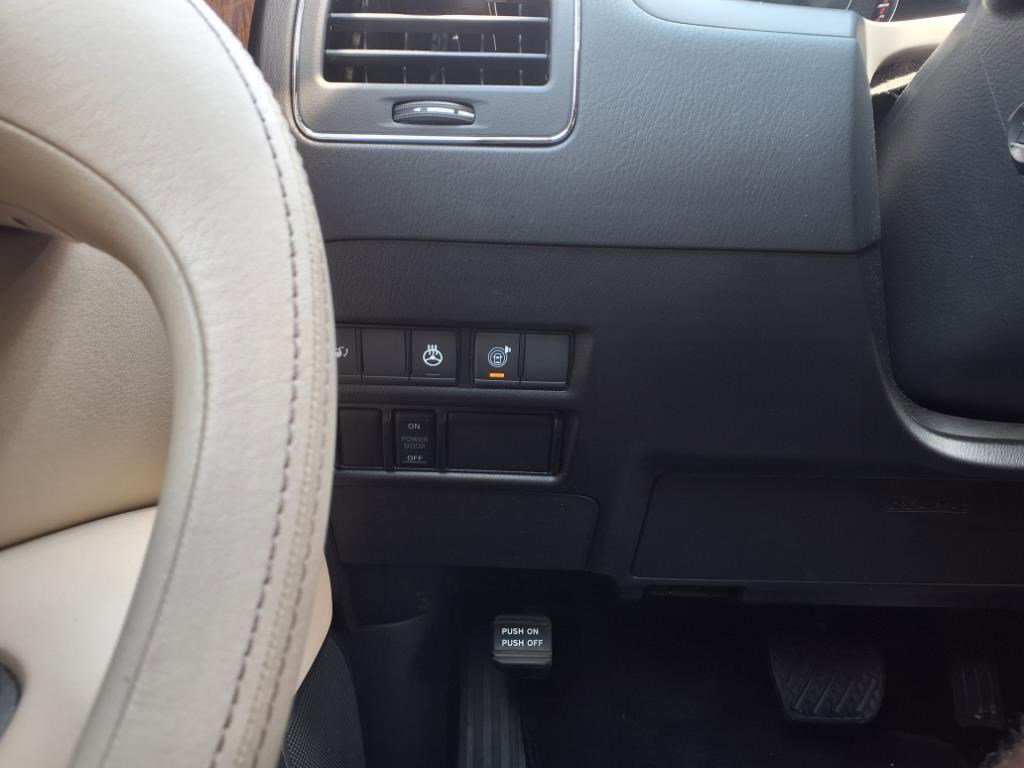 2024 Nissan Armada SL photo 24
