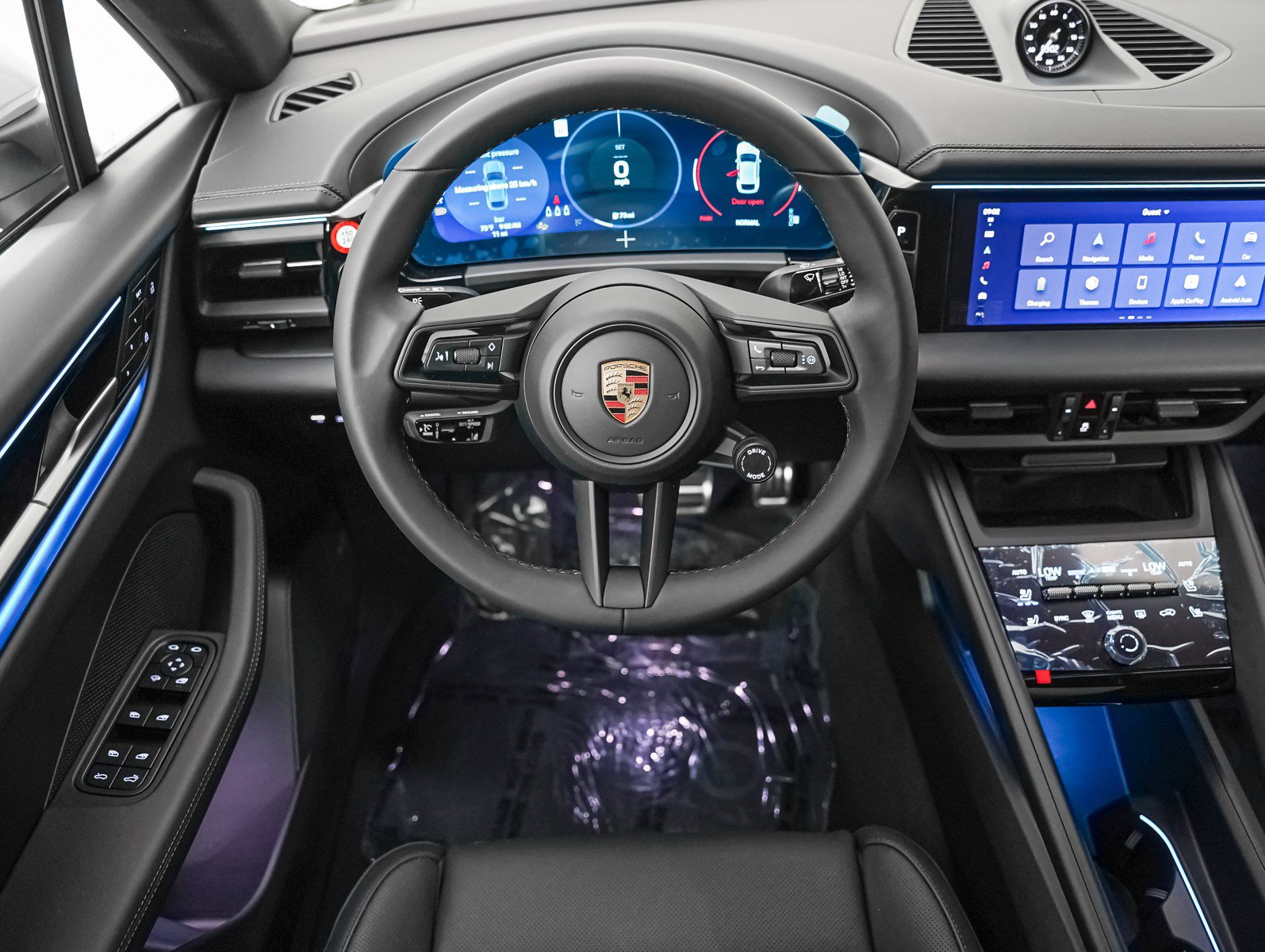2025 Porsche Macan Electric photo 14