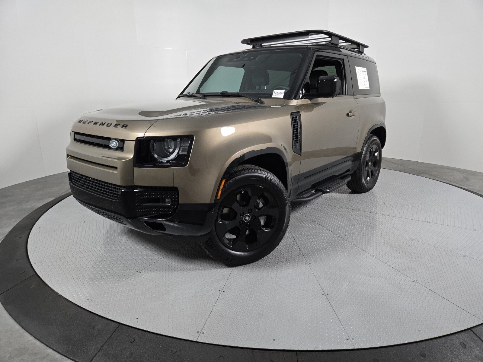 Used 2024  Land Rover X-Dynamic SE image 1