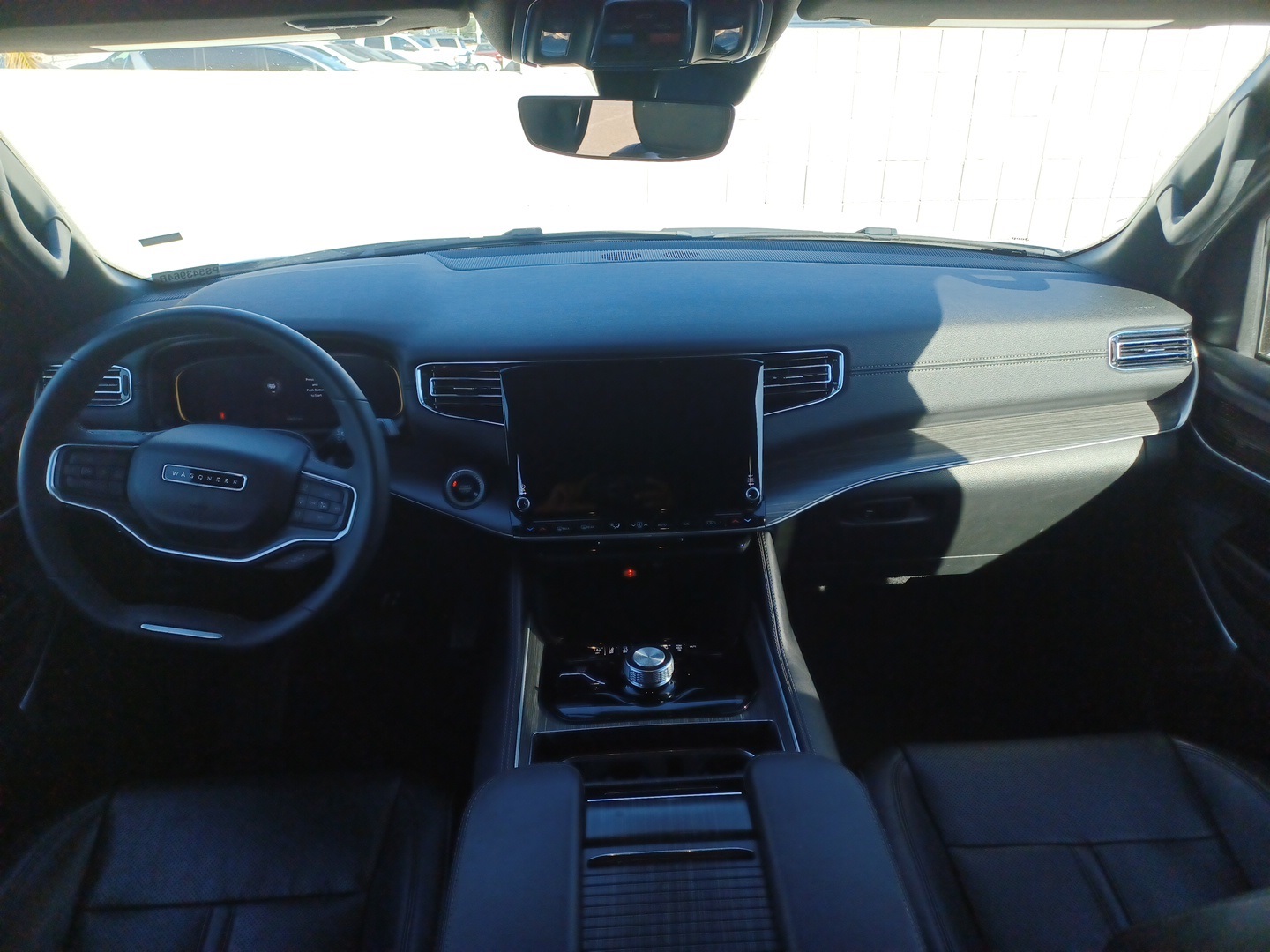 2023 Jeep Wagoneer L Series II photo 8