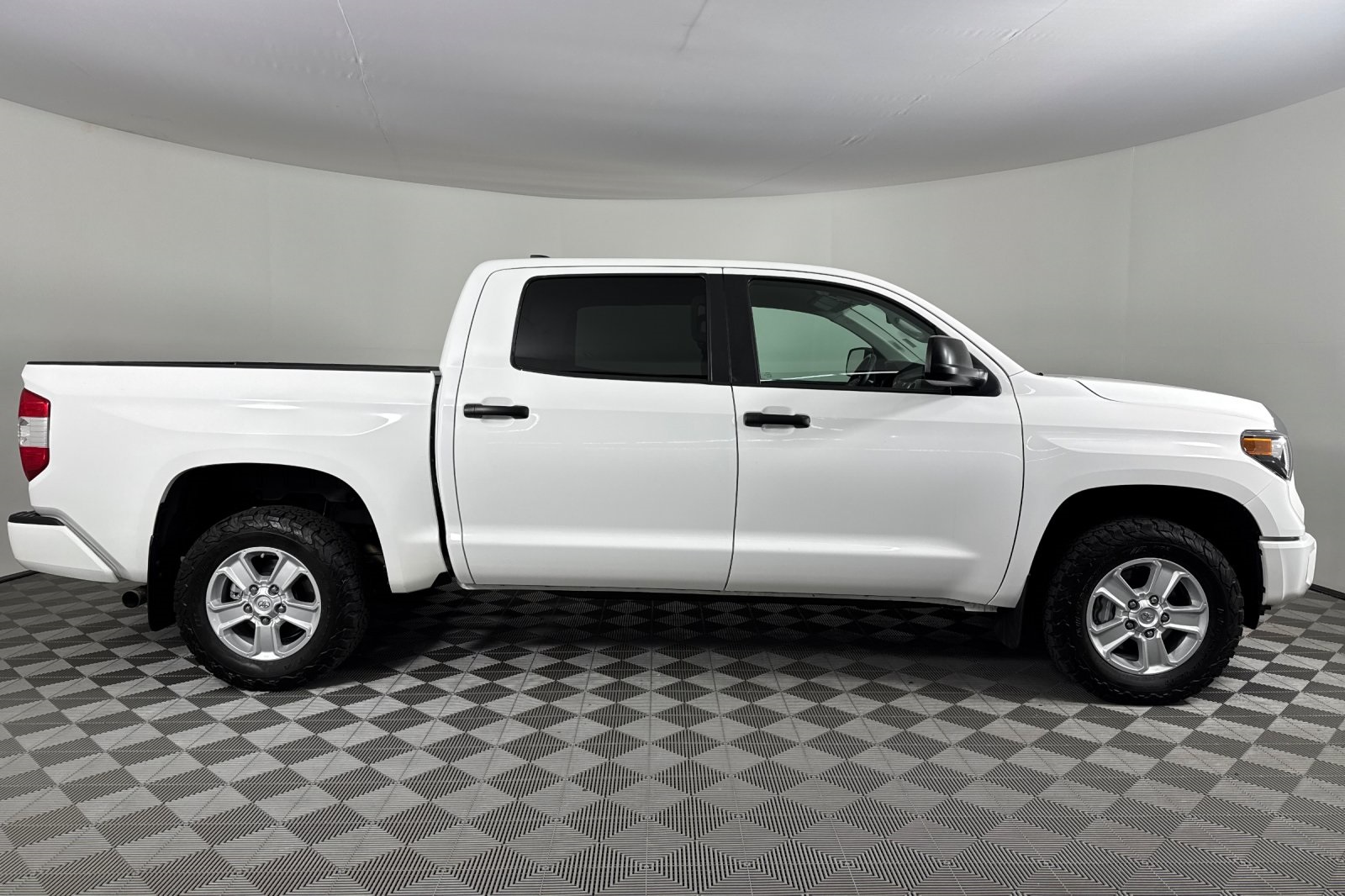 2020 Toyota Tundra SR5 Grade photo 3