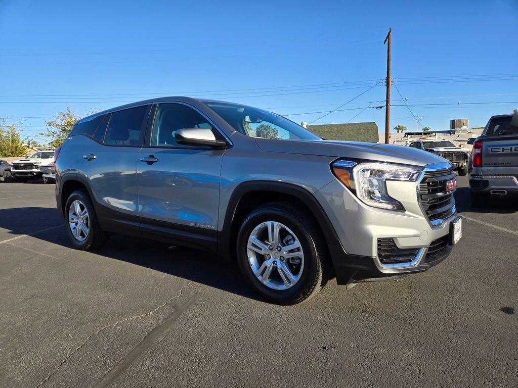2024 GMC Terrain SLE's photo